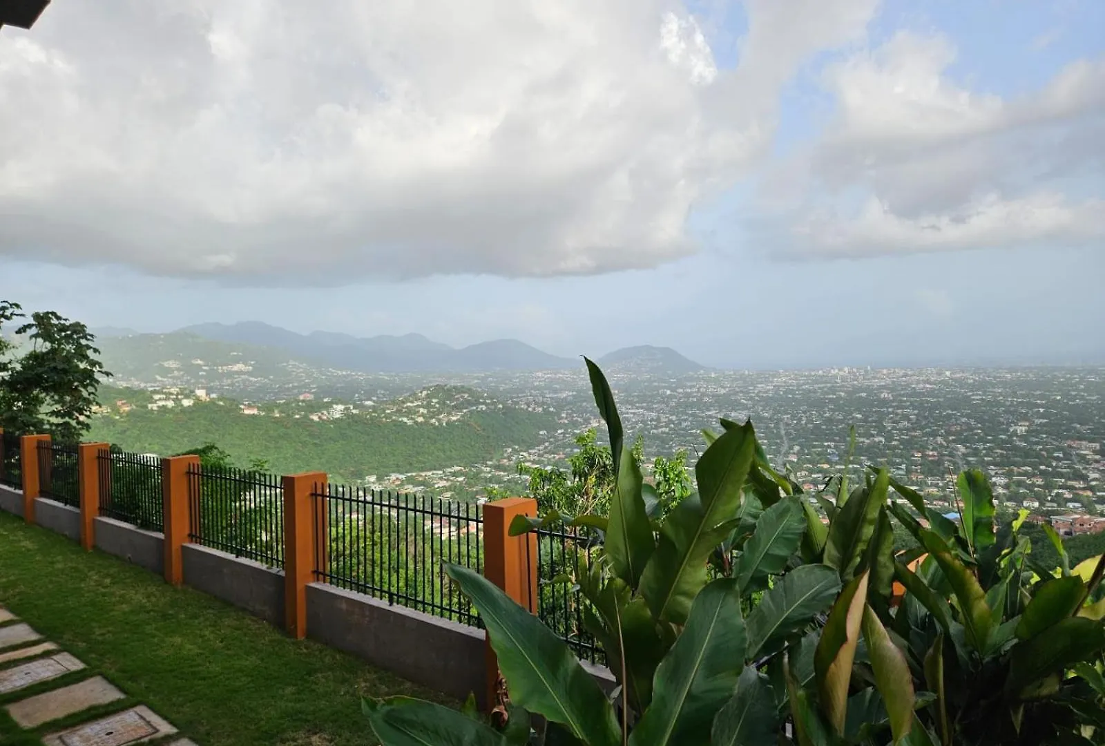 Daire City Scape Serenity Kingston